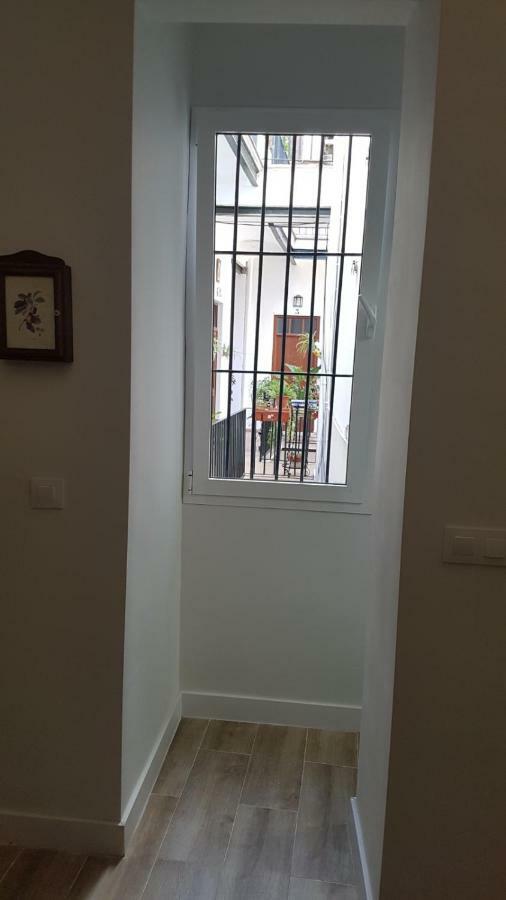 Luxury Apartment In Triana Close To The River Seville Exterior photo