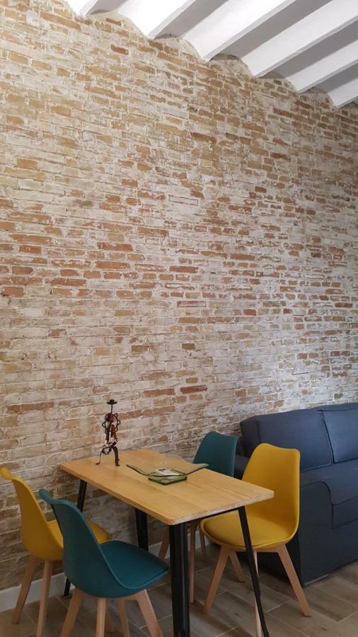 Luxury Apartment In Triana Close To The River Seville Exterior photo